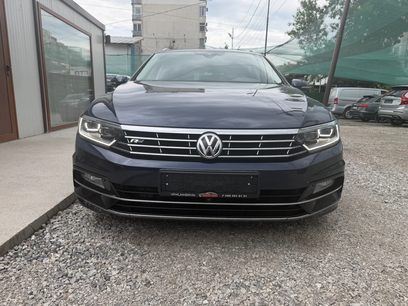 VW Passat R-Line* 4motion* DYNAUDIO* 240к.с.* 360 камери, снимка 2 - Автомобили и джипове - 54609848