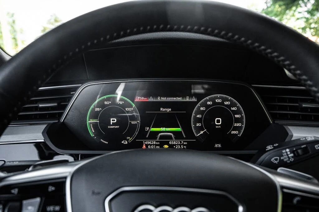 Audi E-Tron Technik quattro AWD, снимка 11 - Автомобили и джипове - 54754437