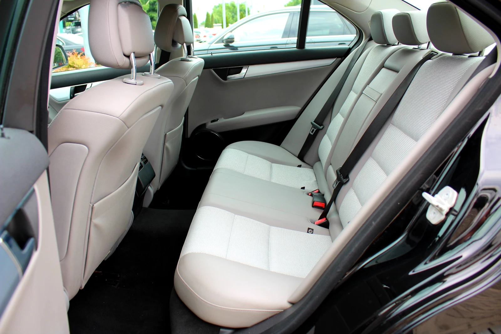 Mercedes-Benz C 220 CDI СОБСТВЕН ЛИЗИНГ, снимка 16 - Автомобили и джипове - 54874132