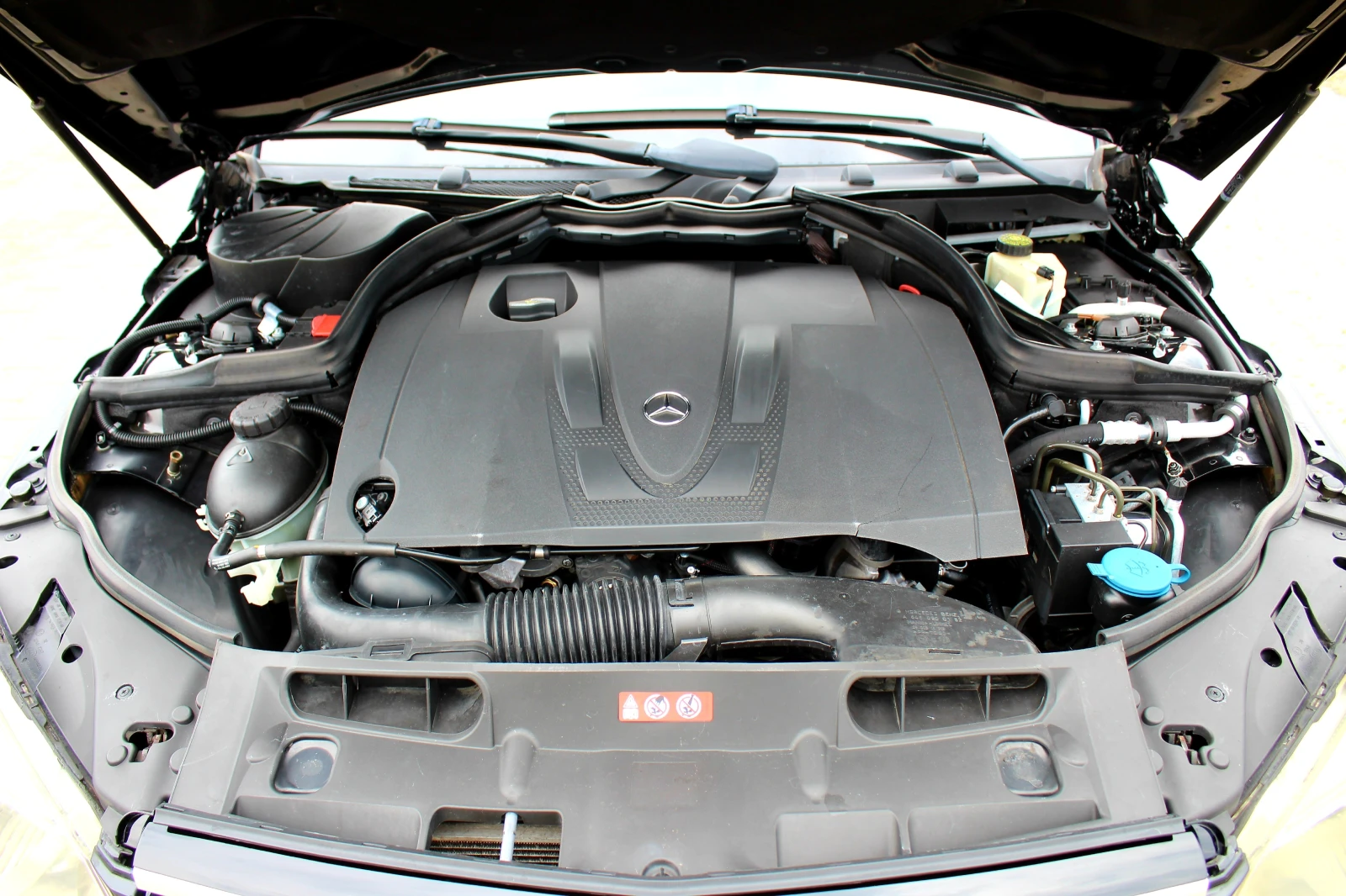 Mercedes-Benz C 220 CDI СОБСТВЕН ЛИЗИНГ, снимка 9 - Автомобили и джипове - 54874132