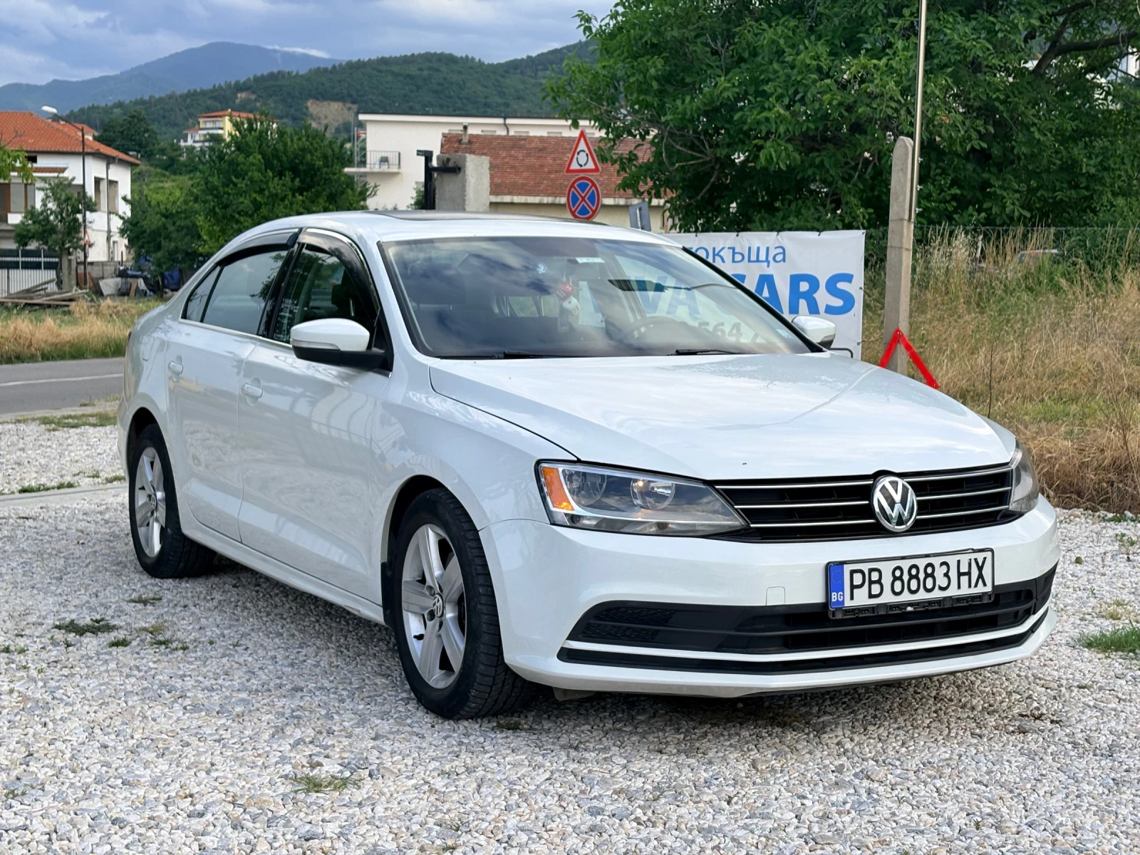 VW Jetta Автоматик 2017 г Бензин Напълно Обслужен, снимка 7 - Автомобили и джипове - 54934791