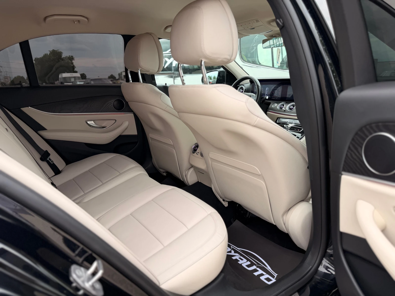 Mercedes-Benz E 350 D= BRABUS= DISTRONIC= HUD= МАСАЖ= ОБДУХВАНЕ= КАМЕР, снимка 13 - Автомобили и джипове - 54946997