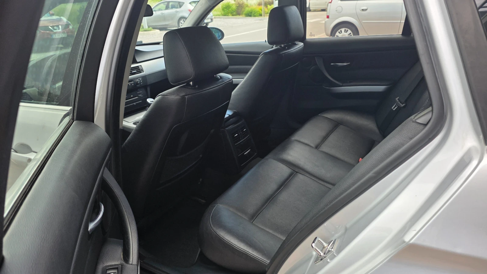 BMW 330 XD, снимка 13 - Автомобили и джипове - 55046031