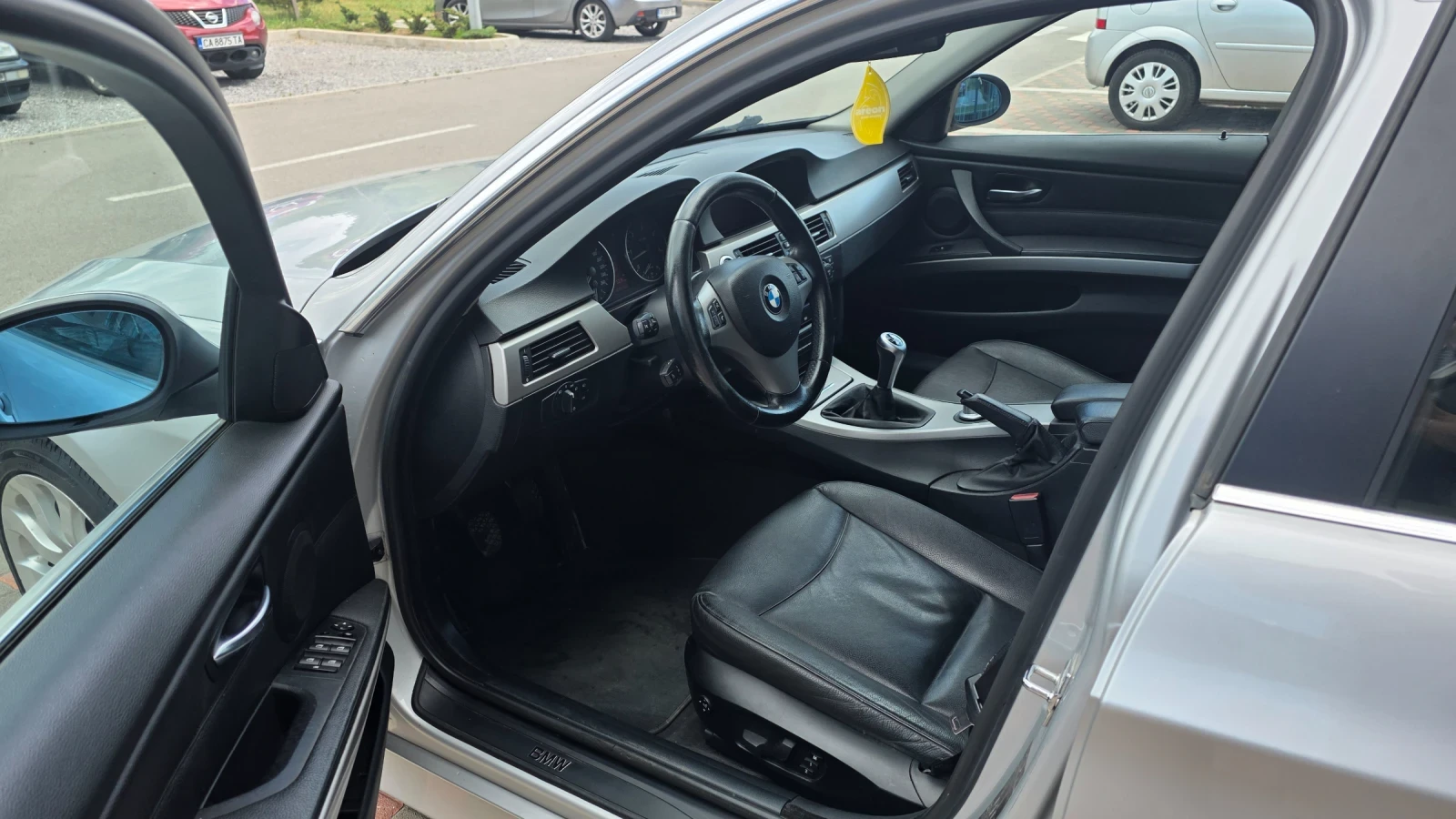 BMW 330 XD, снимка 11 - Автомобили и джипове - 55046031