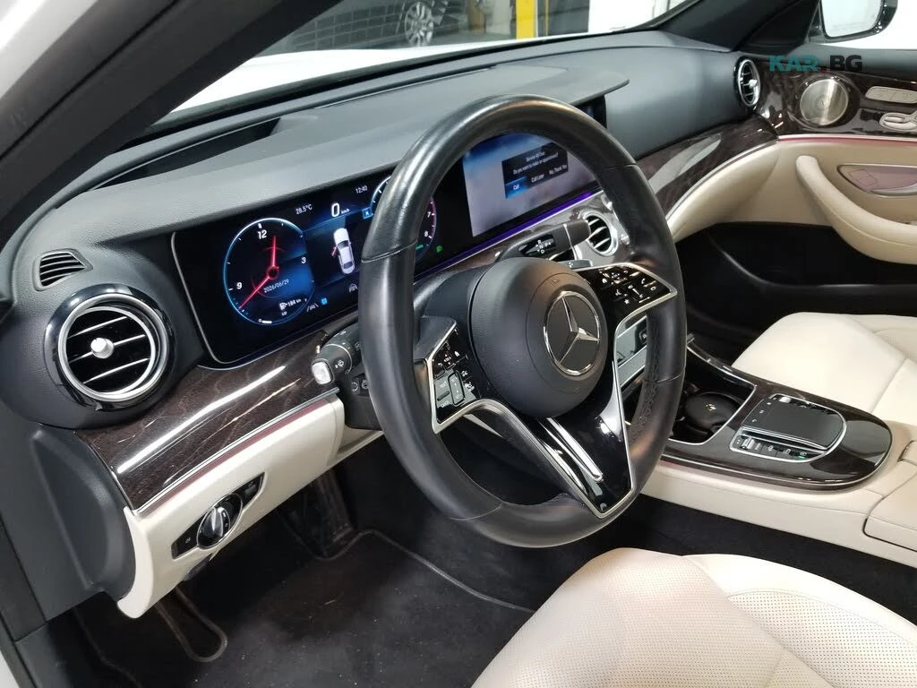 Mercedes-Benz E 450 Pano * АвтоКредит * (ЦЕНА ДО БГ), снимка 9 - Автомобили и джипове - 55104795