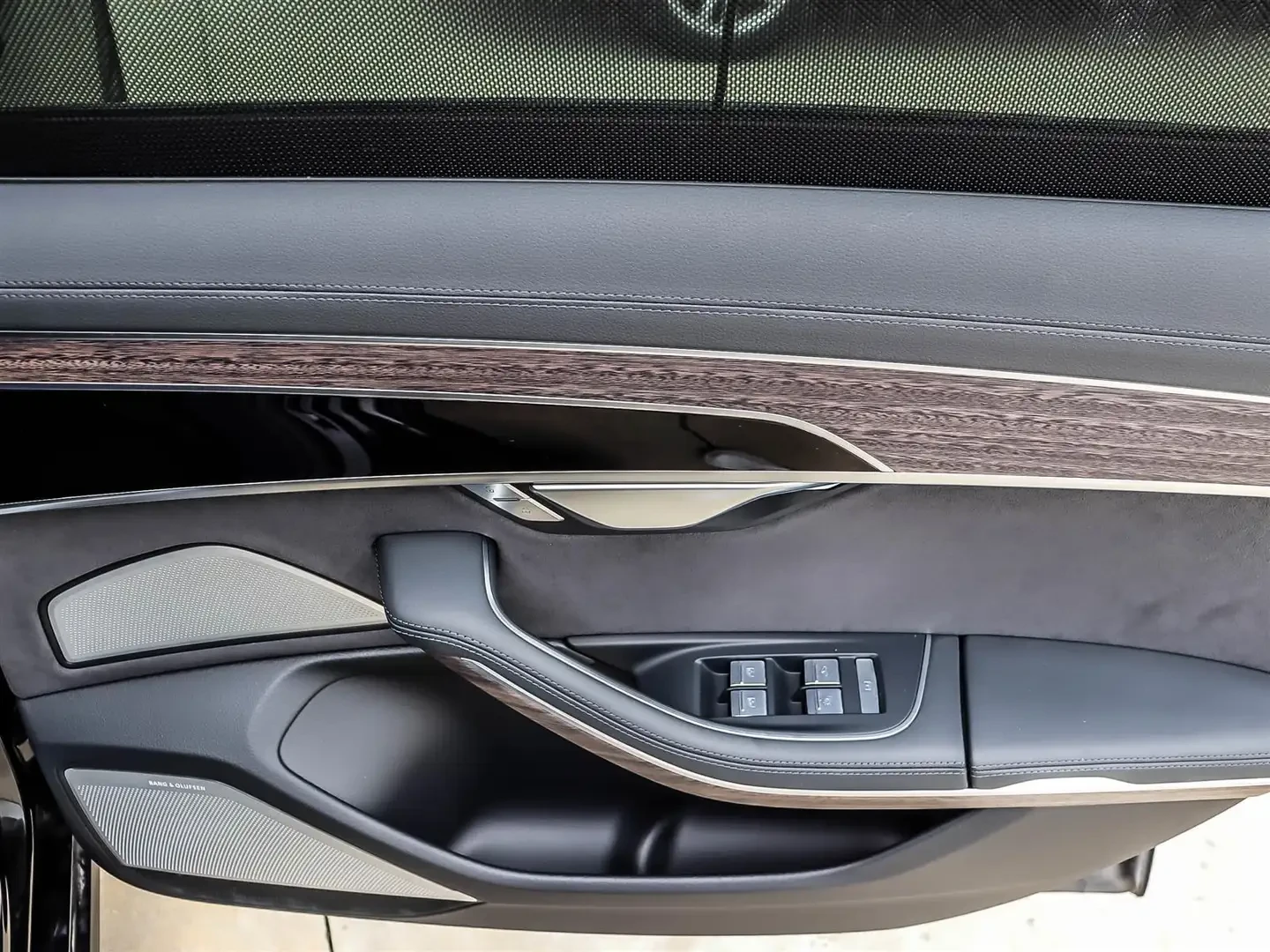 Audi A8 L Black Optics Bang & Olufsen 3D Sound, снимка 13 - Автомобили и джипове - 55196335