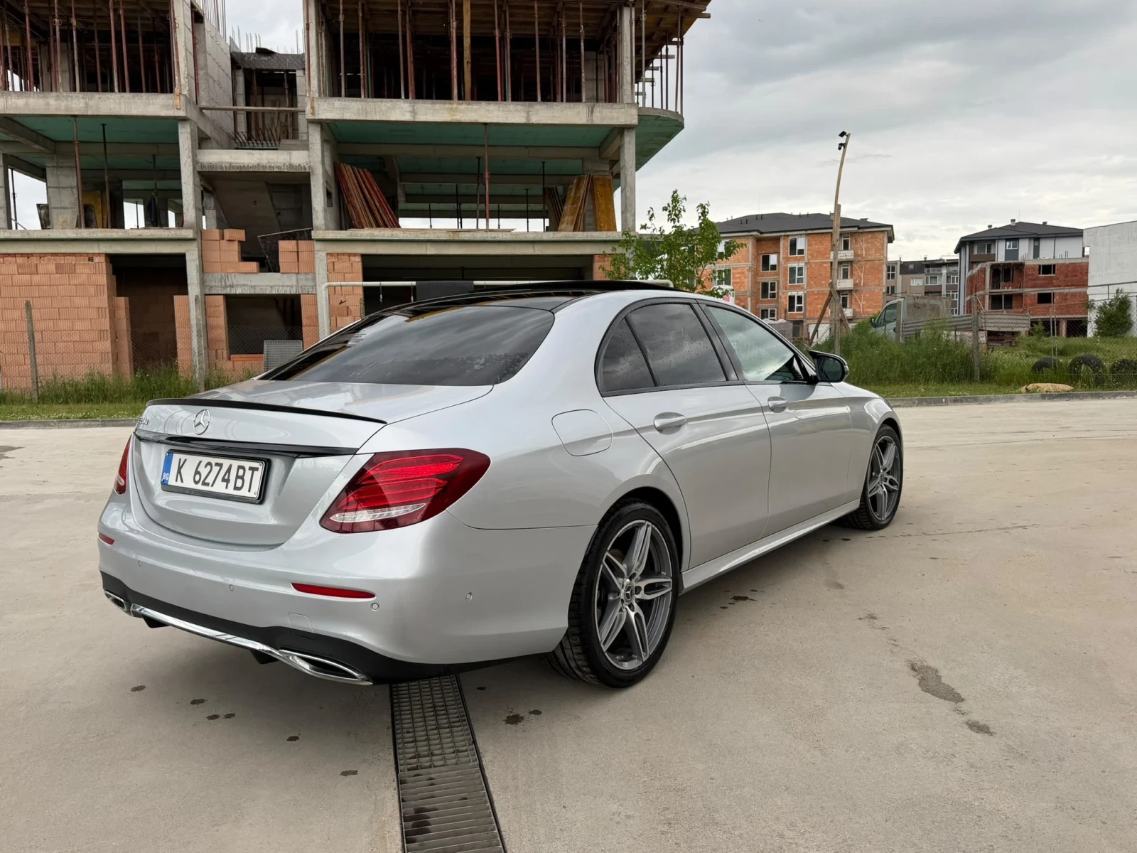 Mercedes-Benz E 220, снимка 16 - Автомобили и джипове - 55258787