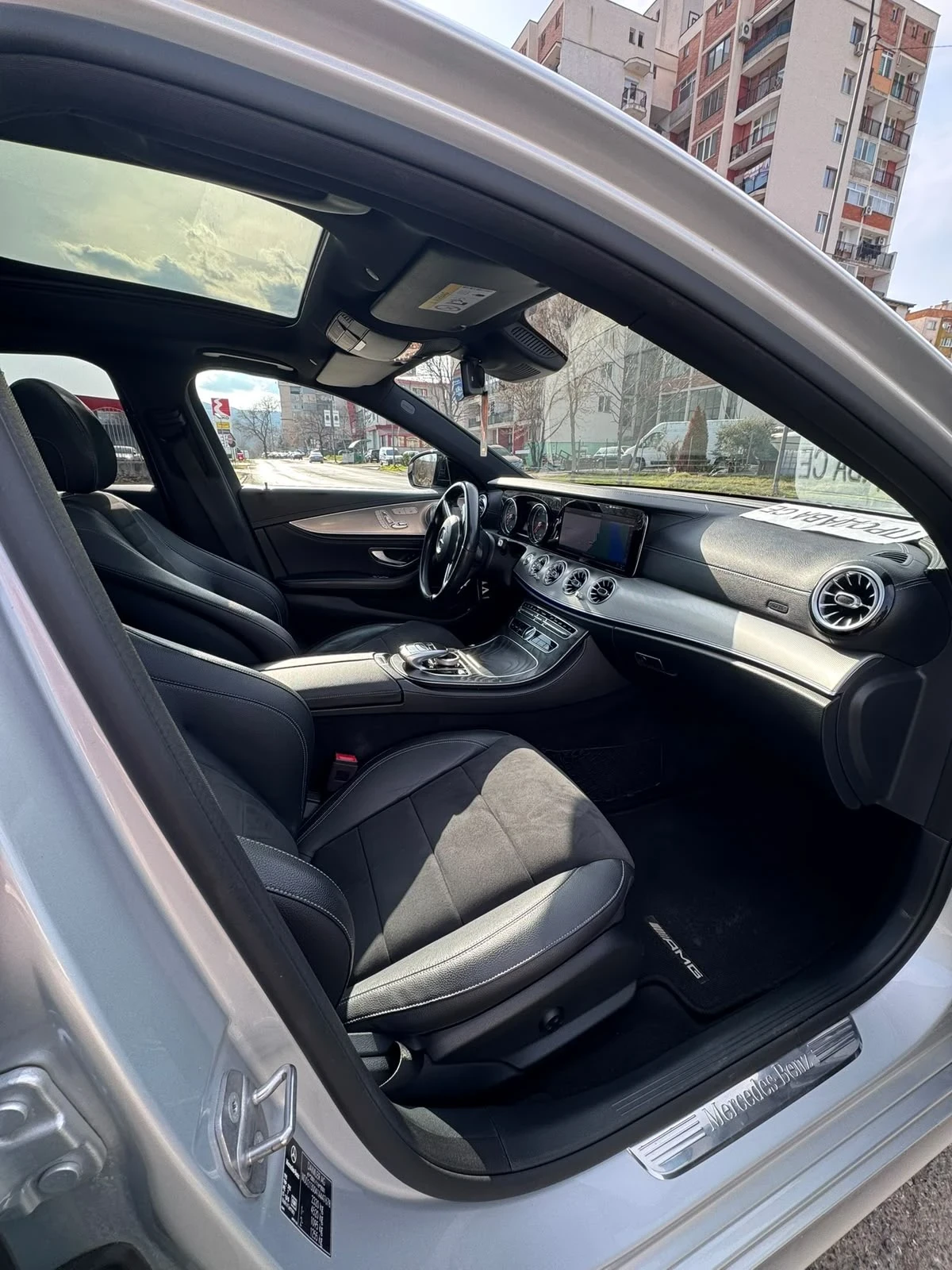 Mercedes-Benz E 220, снимка 12 - Автомобили и джипове - 55258787