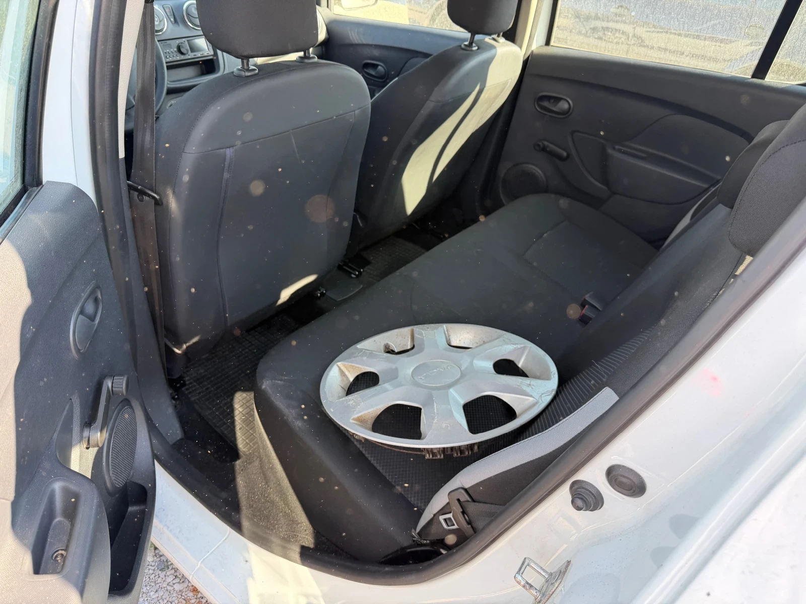 Dacia Sandero 1.0/90�� 83000�� ������� ��������� | Mobile.bg � ����������� 9