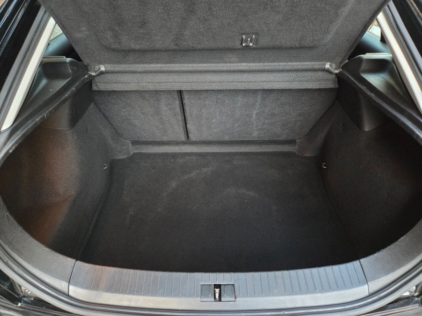 Seat Leon 1.6i, снимка 12 - Автомобили и джипове - 56151503