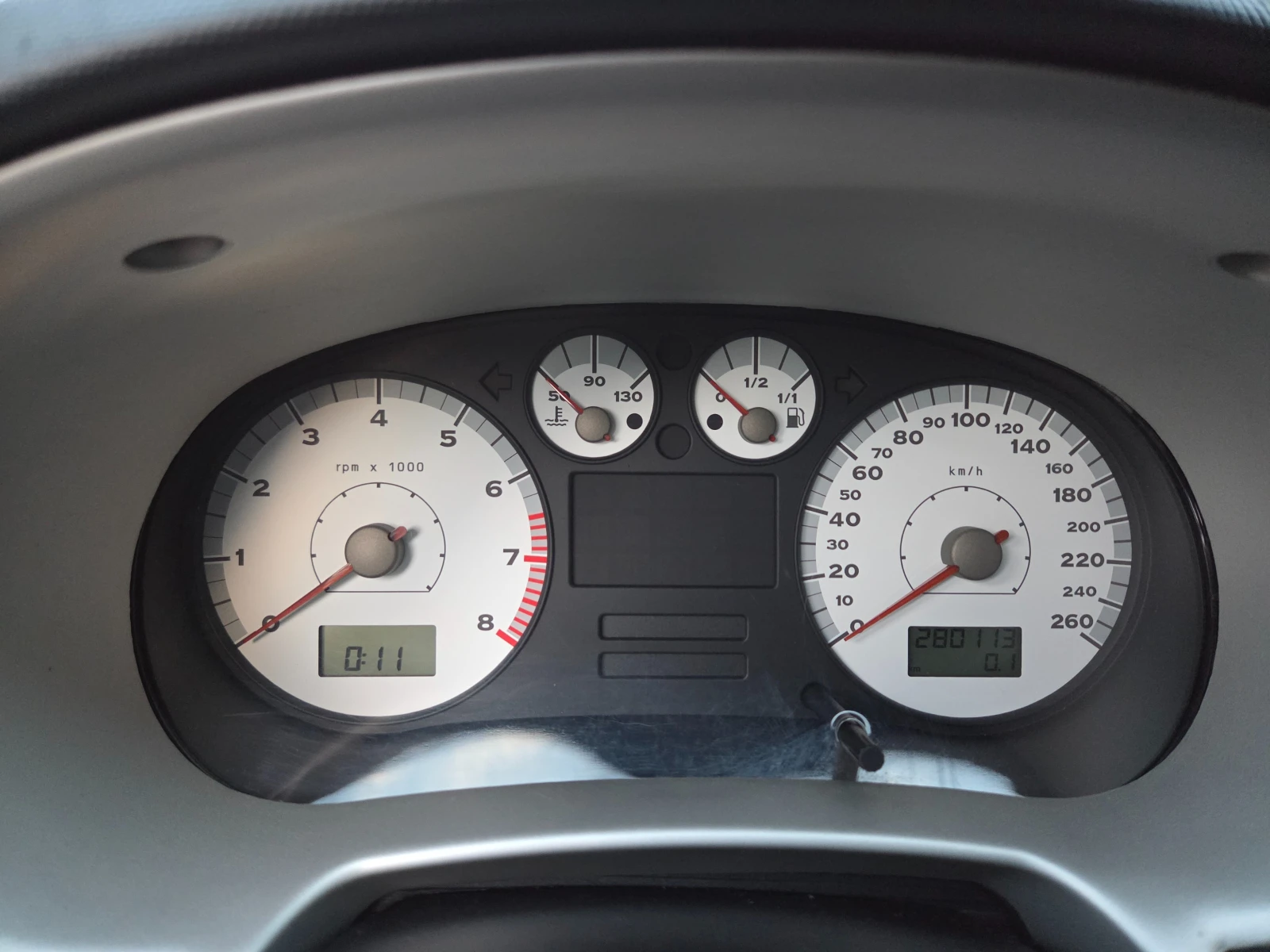 Seat Leon 1.6i, снимка 4 - Автомобили и джипове - 56151503