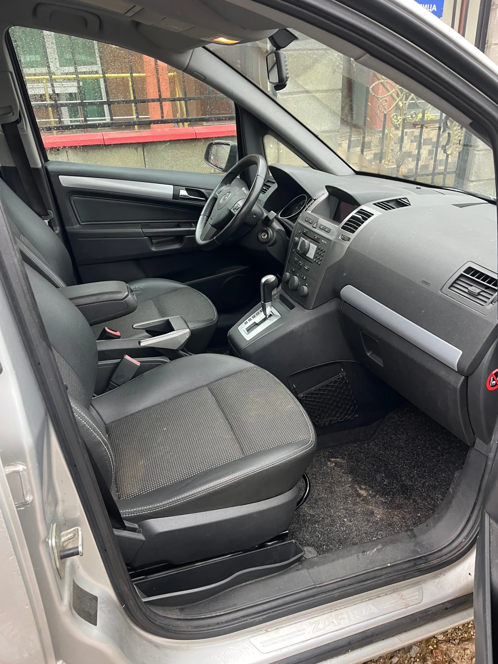 Opel Zafira, снимка 7 - Автомобили и джипове - 56725871