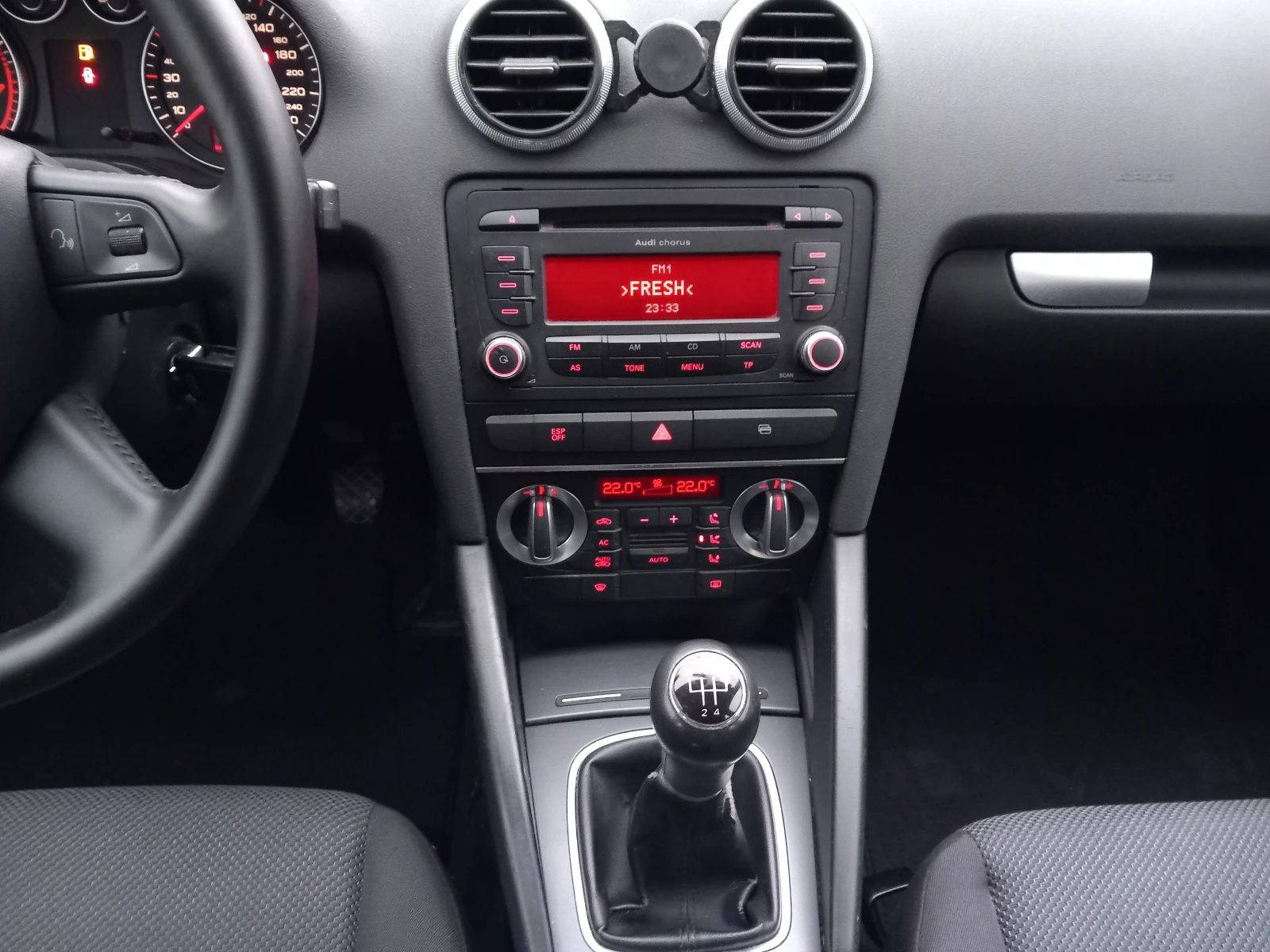 Audi A3 1.6i 102кс Facelift, снимка 14 - Автомобили и джипове - 56728035