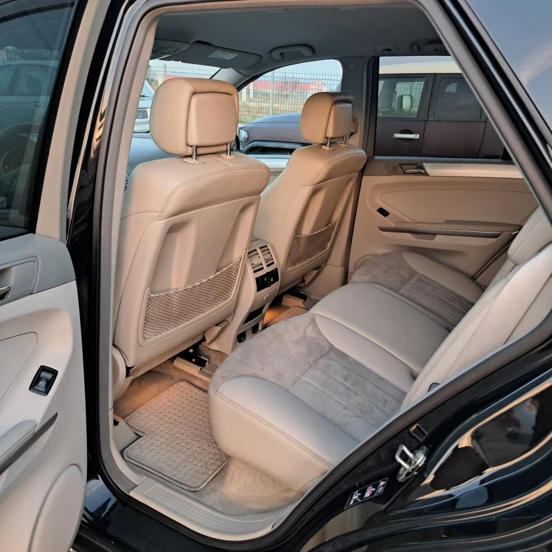 Mercedes-Benz ML 320 CDI* V6* 224Hp* XENON* ОТЛИЧЕН!* , снимка 10 - Автомобили и джипове - 52824054