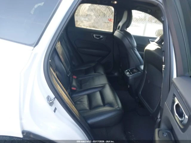 Volvo XC60 * T5* INSCRIPTION* КОЖА* ПОДГРЕВ* ПАНОРАМА* , снимка 8 - Автомобили и джипове - 54220069