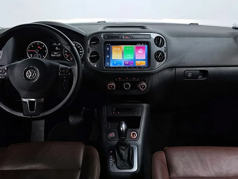 VW Tiguan 2.0 TDI, снимка 7 - Автомобили и джипове - 54302826