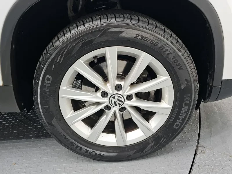 VW Tiguan 2.0 TDI, снимка 5 - Автомобили и джипове - 54302826