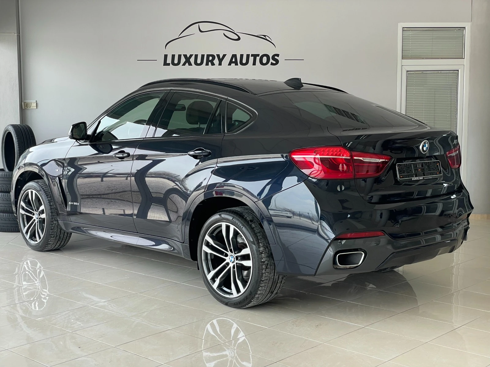 BMW X6 НАЛИЧЕН* xDrive30d* M Sport* Shadow* Carb* H/K* ГА - изображение 10