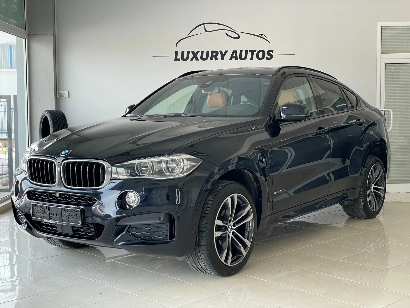 BMW X6 НАЛИЧЕН* xDrive30d* M Sport* Shadow* Carb* H/K* ГА - изображение 4