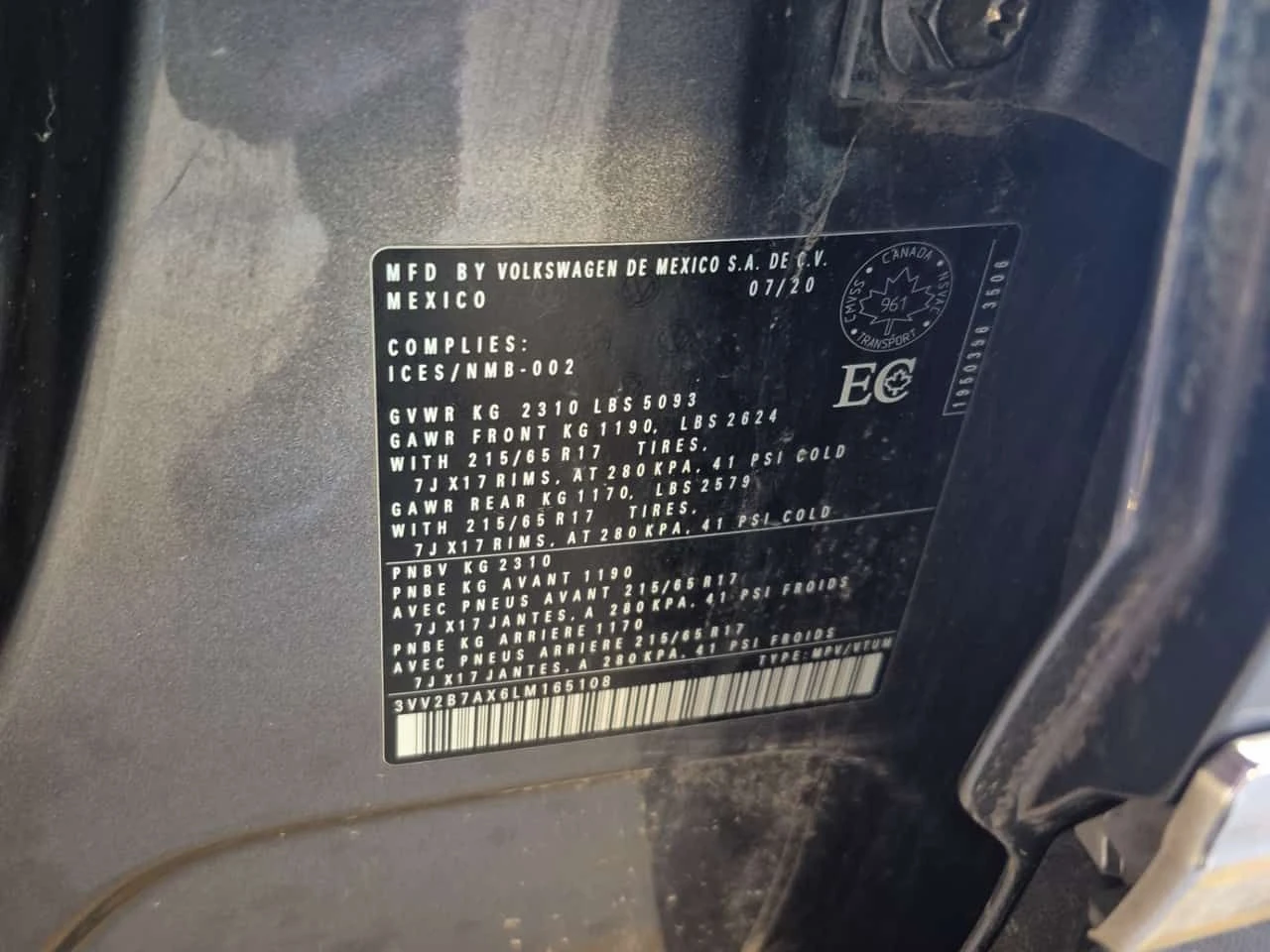 VW Tiguan * COMFORTLINE * CARFAX * ПАНОРАМА * КАМЕРА * , снимка 14 - Автомобили и джипове - 54410523