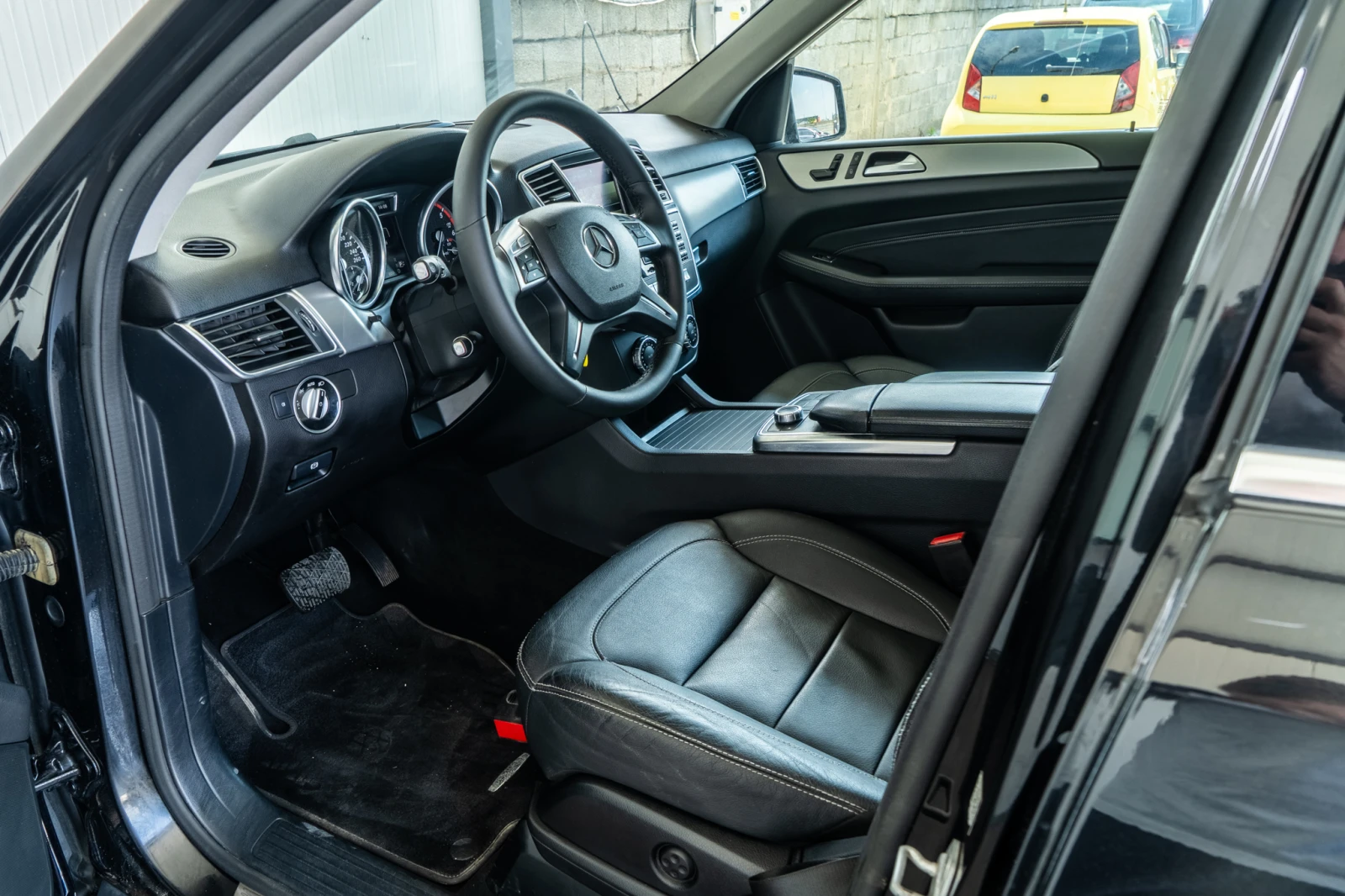 Mercedes-Benz ML 350 D = 2014 = AIRMATIC = PANO = ГАРАНЦИЯ = ЛИЗИНГ, снимка 12 - Автомобили и джипове - 55138095