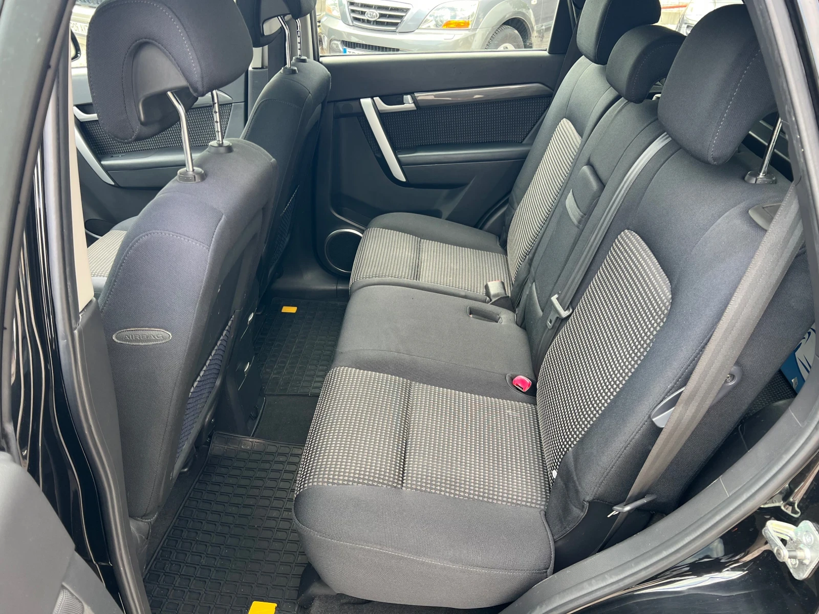 Chevrolet Captiva 3.2 V6 * 4x4* ШВЕЙЦАРИЯ* НАВИ* 7МЕСТА* , снимка 10 - Автомобили и джипове - 55325417