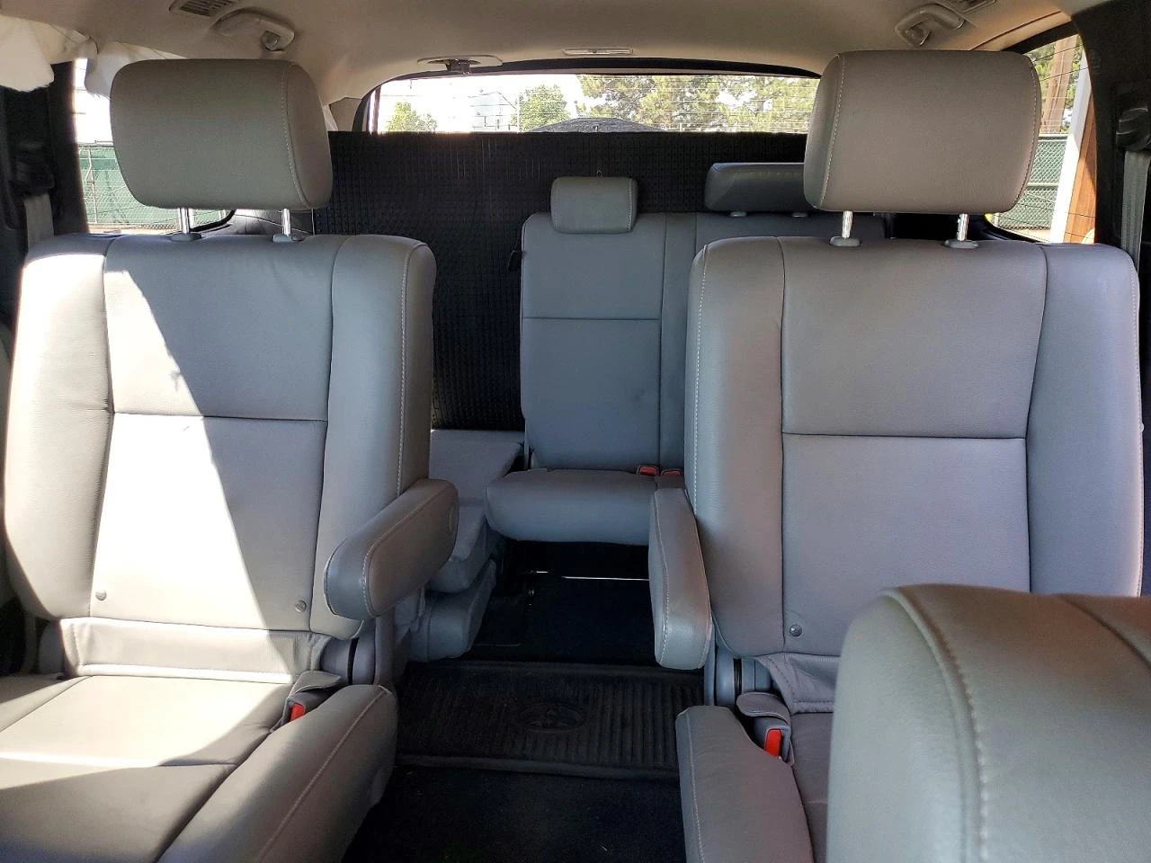 Toyota Sequoia 5.7l Limited, снимка 10 - Автомобили и джипове - 56042855