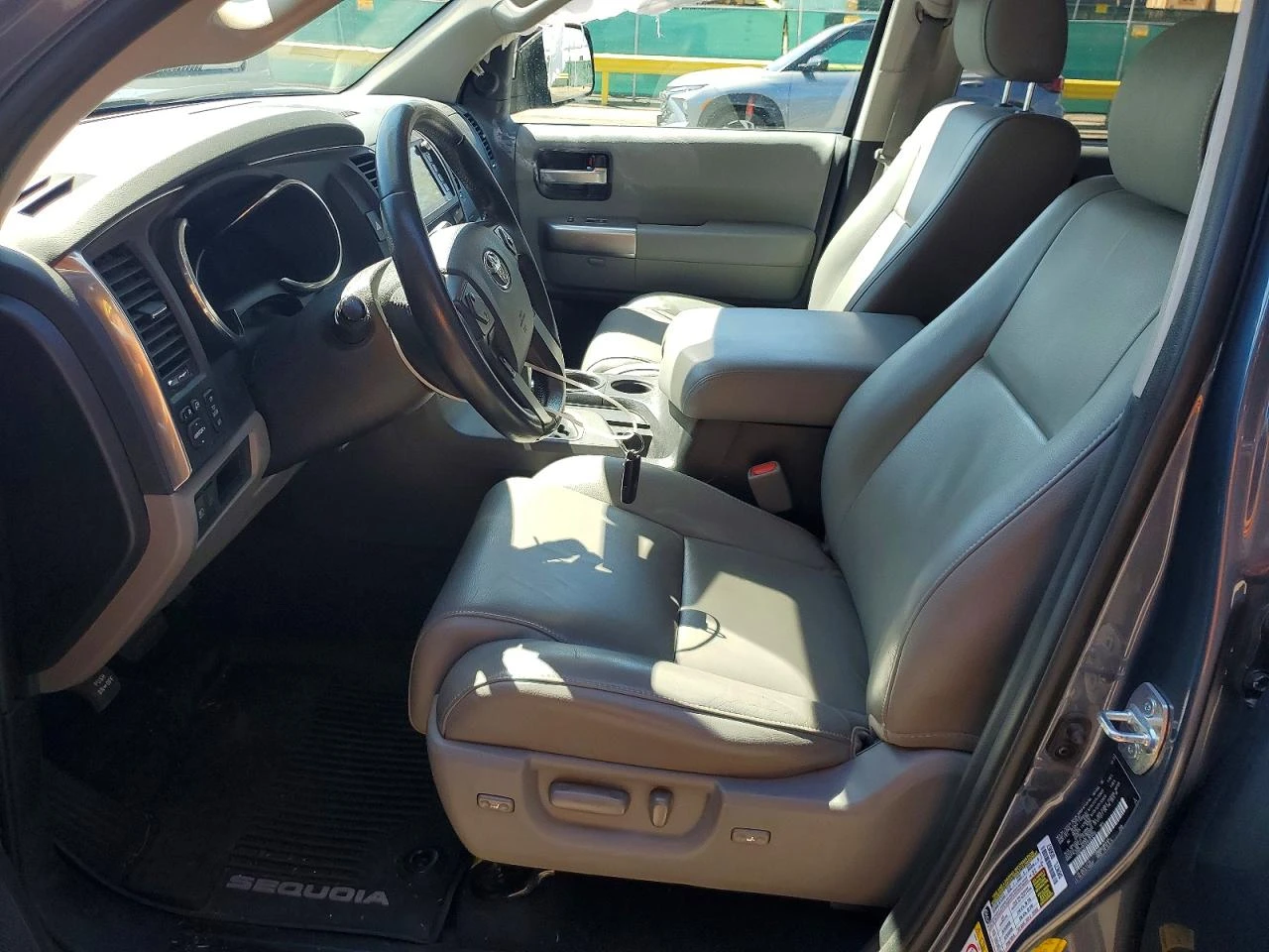 Toyota Sequoia 5.7l Limited, снимка 7 - Автомобили и джипове - 56042855