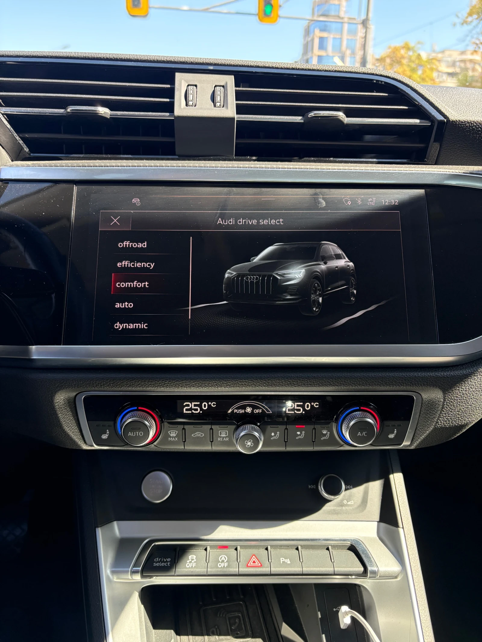 Audi Q3 Audi Q3, снимка 9 - Автомобили и джипове - 56359110