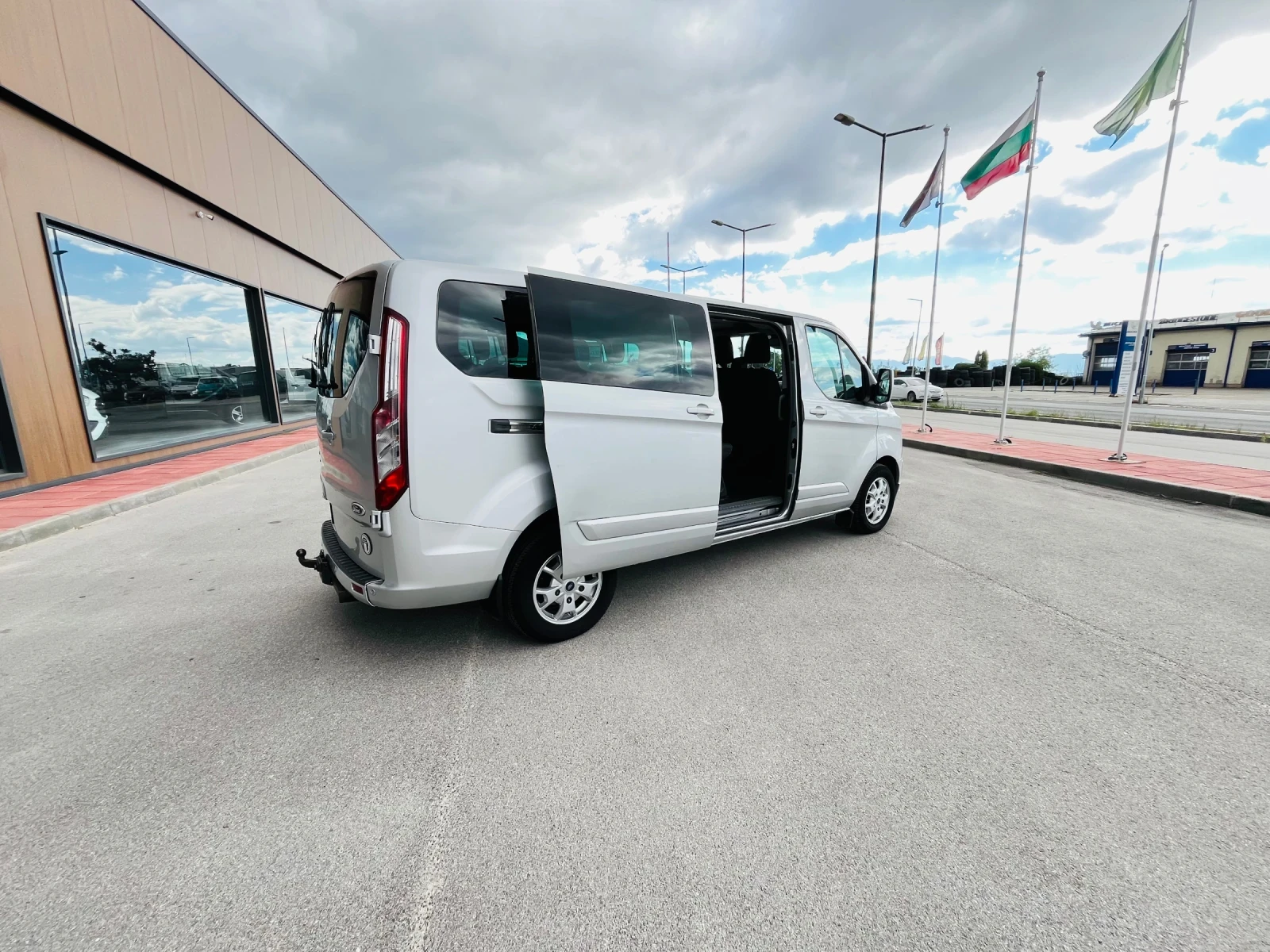 Ford Transit Custom 2.2-155к.с.;9-МЕСТА;ДЪЛГА БАЗА;КЛИМА;NAVI;ТЕМПОМАТ - изображение 5