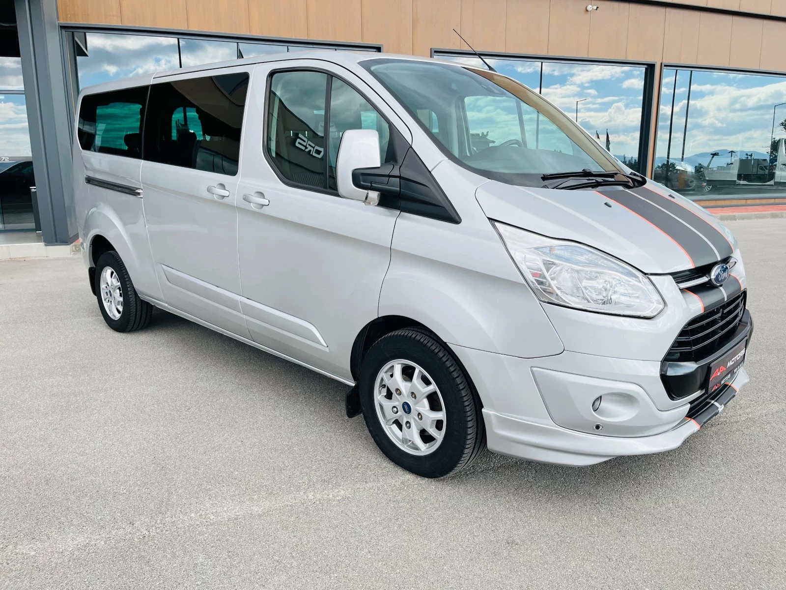 Ford Transit Custom 2.2-155к.с.;9-МЕСТА;ДЪЛГА БАЗА;КЛИМА;NAVI;ТЕМПОМАТ - изображение 4