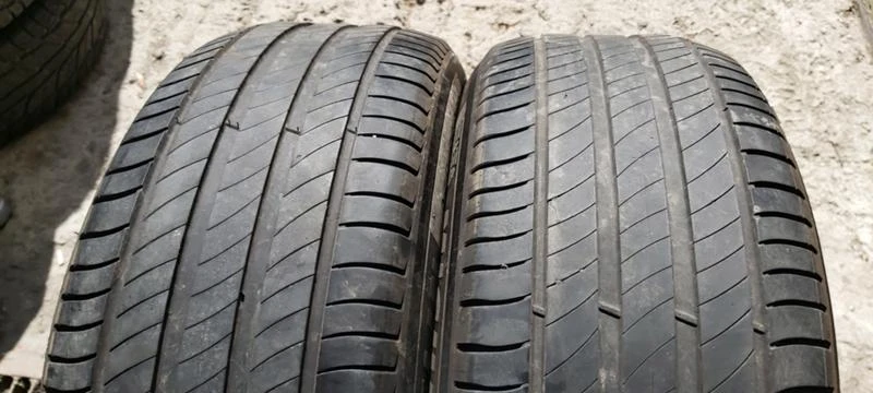 Гуми Летни 235/55R18, снимка 1 - Гуми и джанти - 33037319