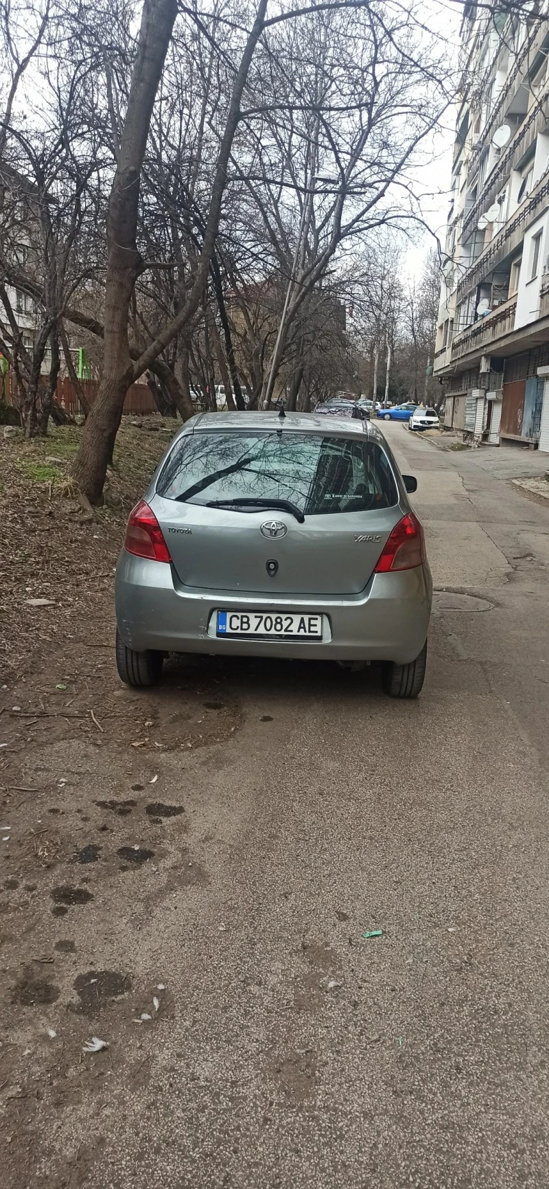 Toyota Yaris 1, 0, снимка 4 - Автомобили и джипове - 47016808