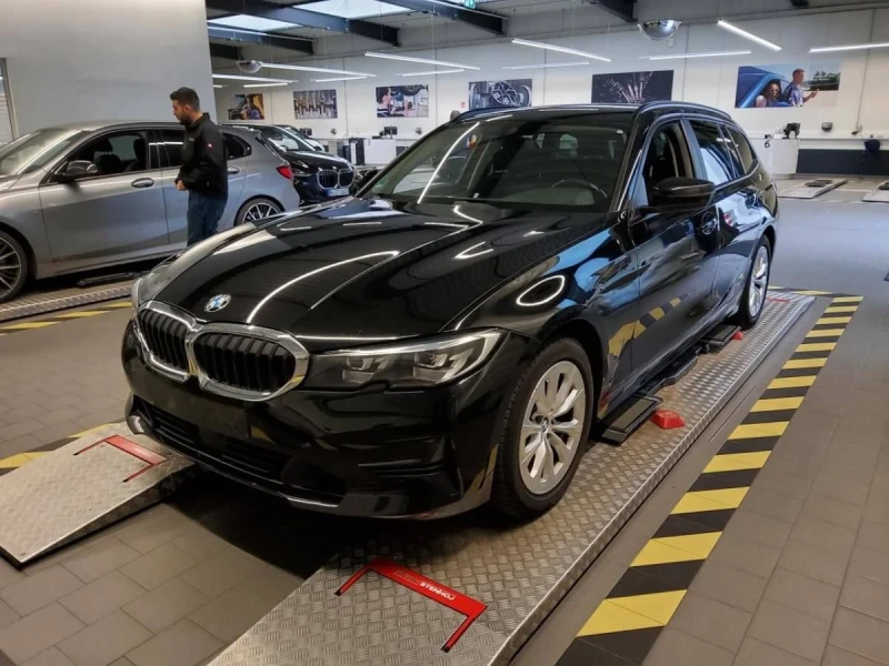 BMW 318 d / НАЛИЧЕН, снимка 1 - Автомобили и джипове - 48417459