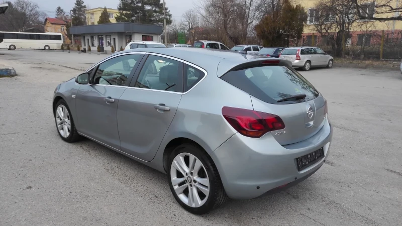 Opel Astra 1.7CDTI, снимка 7 - Автомобили и джипове - 49262007