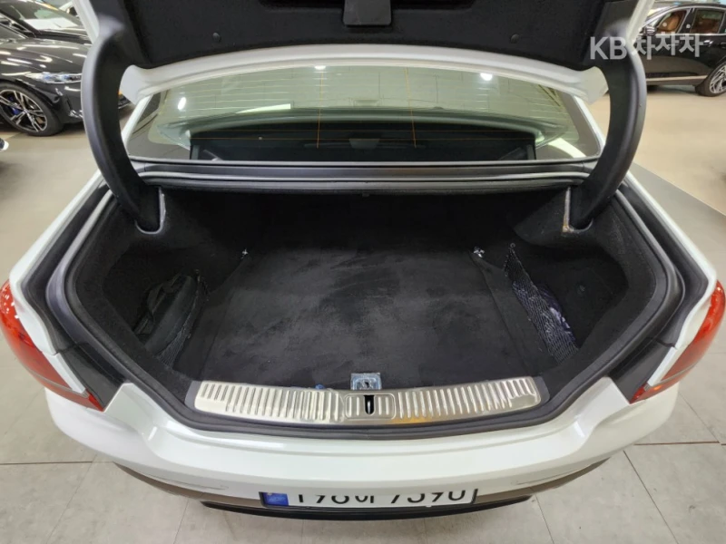 Kia K9 3.8 GDI AWD Platinum ЛИЗИНГ БЕЗ ПЪРВОНАЧАЛНА ВН., снимка 17 - Автомобили и джипове - 52650499