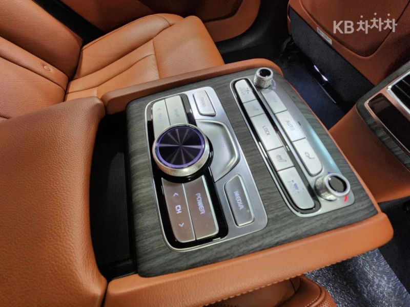 Kia K9 3.8 GDI AWD Platinum ЛИЗИНГ БЕЗ ПЪРВОНАЧАЛНА ВН., снимка 16 - Автомобили и джипове - 52650499