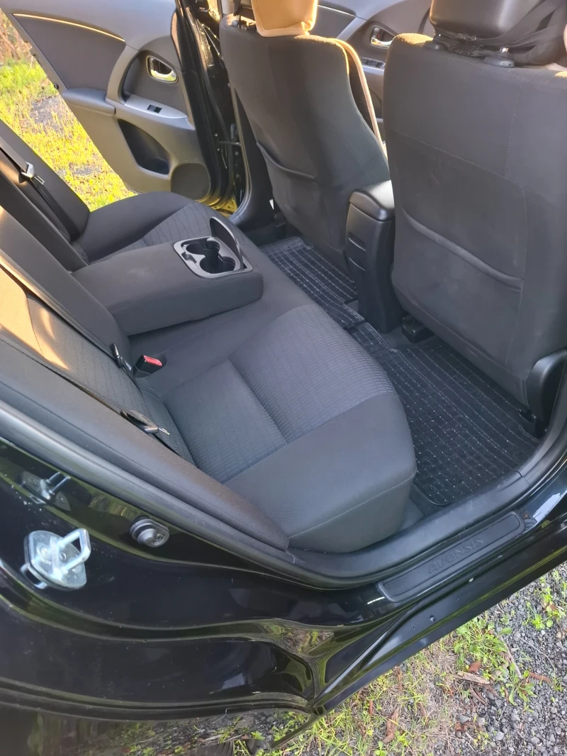 Toyota Avensis T27, снимка 9 - Автомобили и джипове - 52778504