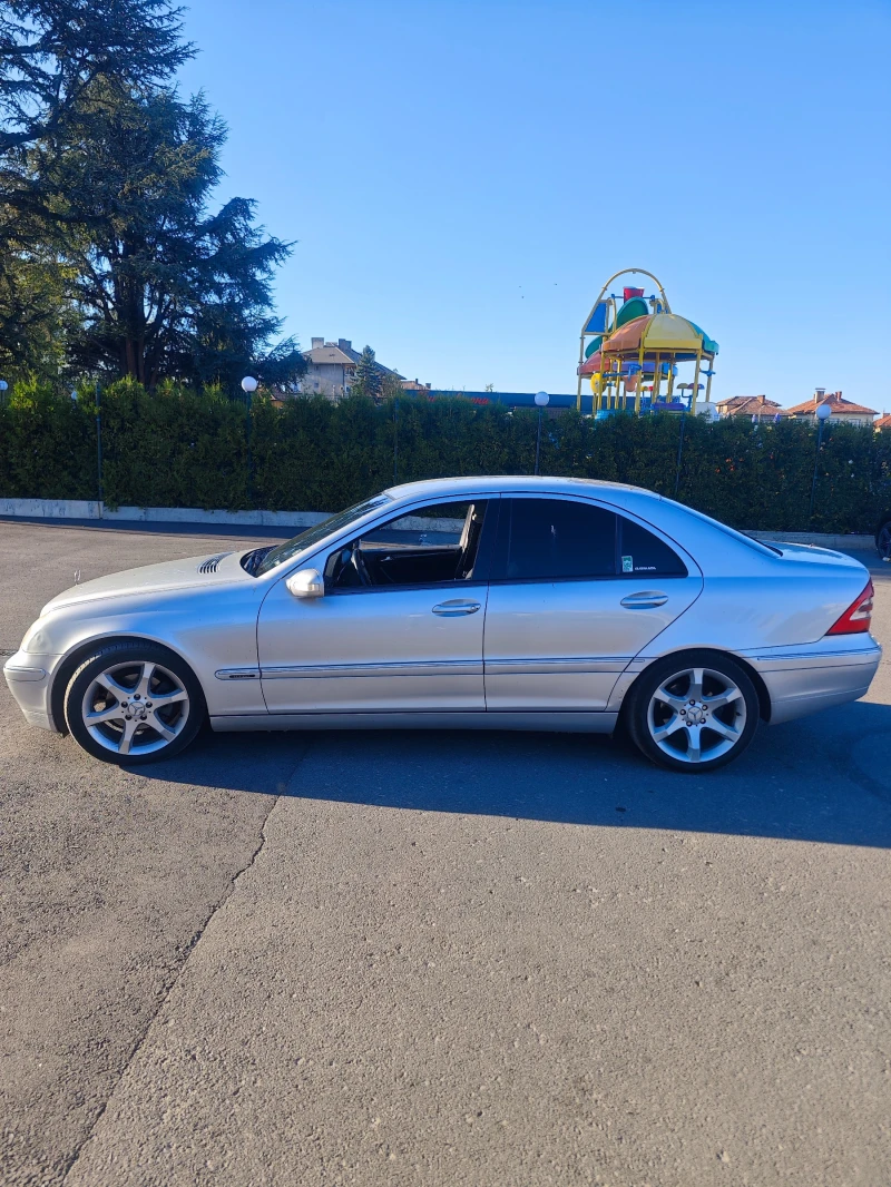 Mercedes-Benz C 200, снимка 3 - Автомобили и джипове - 51896705
