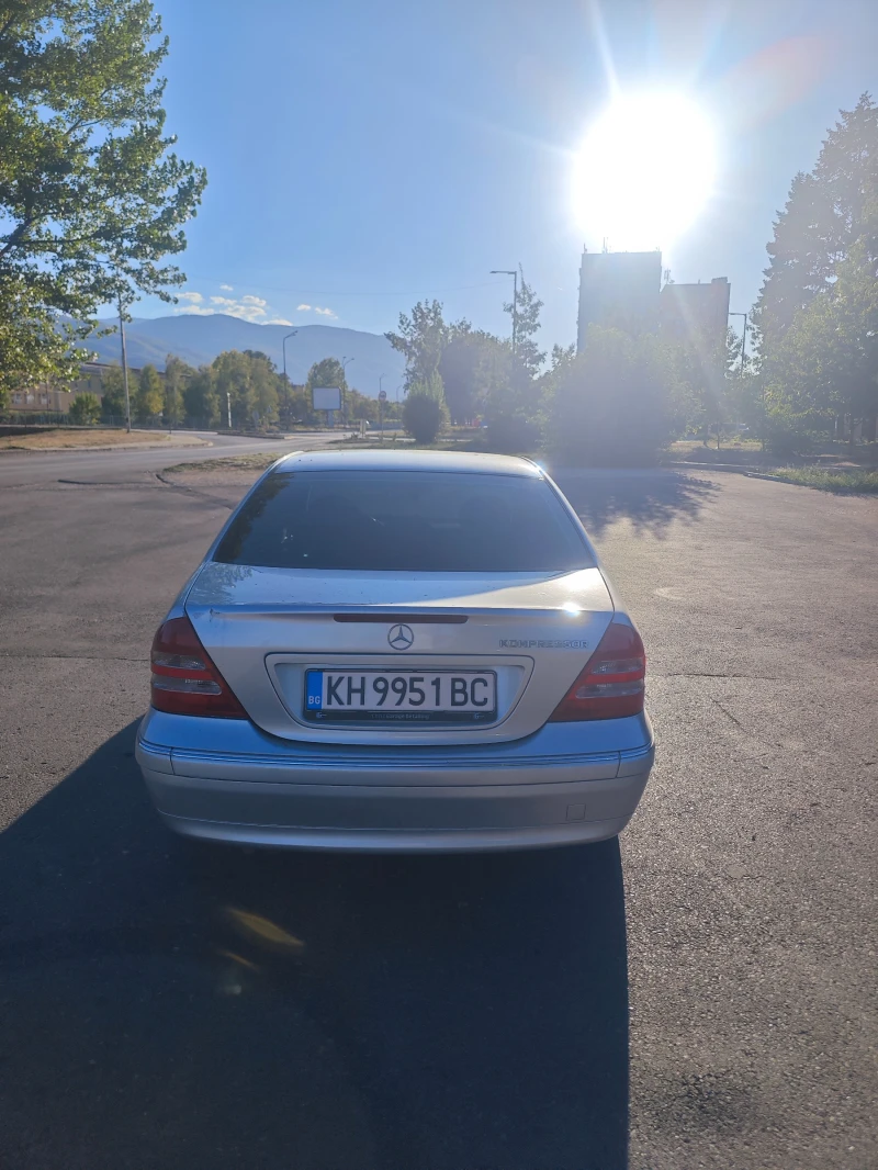Mercedes-Benz C 200, снимка 4 - Автомобили и джипове - 51896705