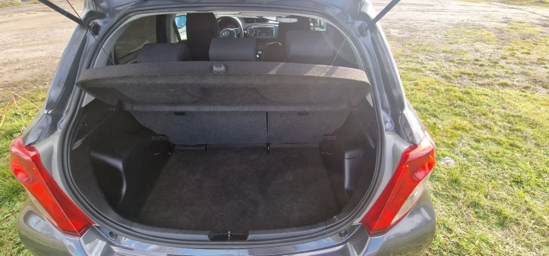 Toyota Yaris 1.4 d4d Италия, снимка 11 - Автомобили и джипове - 53175993