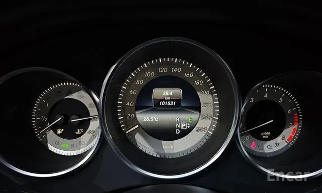 Mercedes-Benz CLS 400 AMG * FACELIFT * ОБДУХВАНЕ * 360 КАМЕРА * , снимка 8 - Автомобили и джипове - 56165186