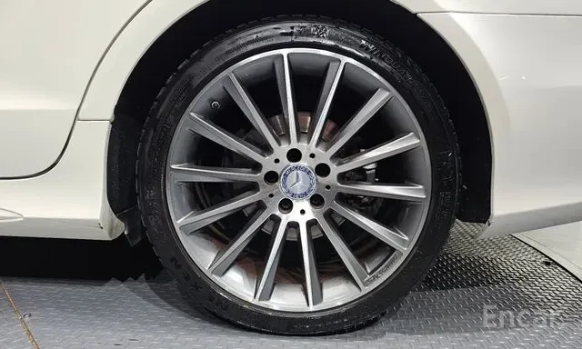 Mercedes-Benz CLS 400 AMG * FACELIFT * ОБДУХВАНЕ * 360 КАМЕРА * , снимка 5 - Автомобили и джипове - 56165186