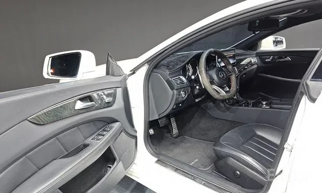 Mercedes-Benz CLS 400 AMG * FACELIFT * ОБДУХВАНЕ * 360 КАМЕРА * , снимка 6 - Автомобили и джипове - 56165186