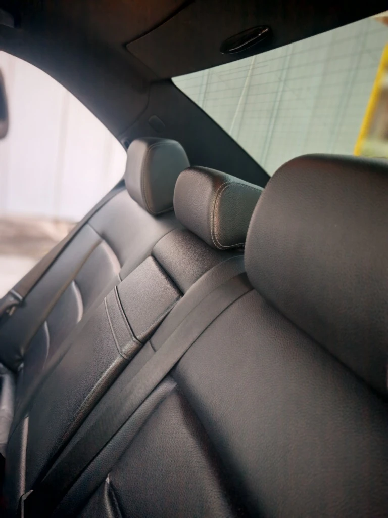 Mercedes-Benz E 220, снимка 11 - Автомобили и джипове - 56656175