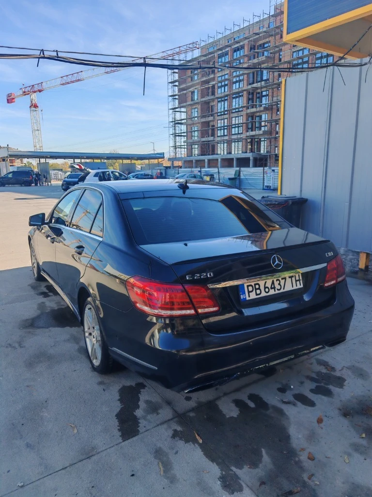 Mercedes-Benz E 220, снимка 4 - Автомобили и джипове - 56656175