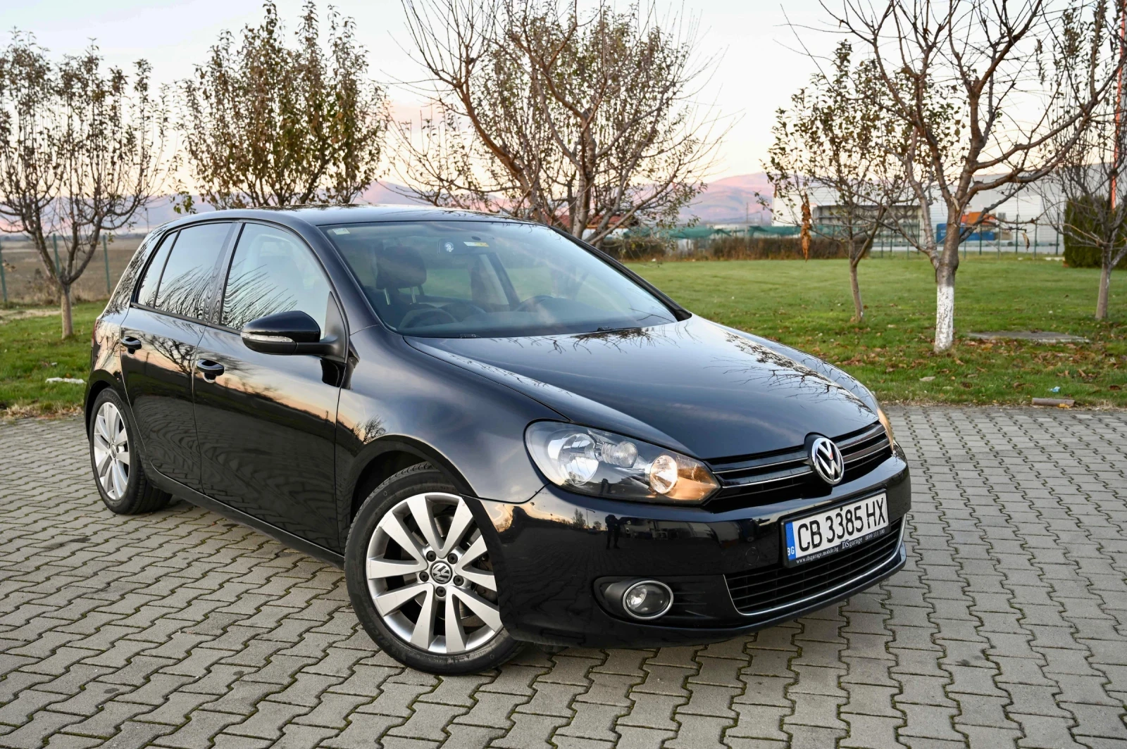 VW Golf 2.0TDI* HighLine* 4x4* Alcantara* Tempomat - изображение 3