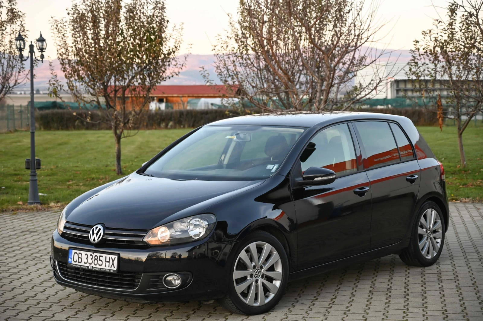 VW Golf 2.0TDI* HighLine* 4x4* Alcantara* Tempomat - изображение 2