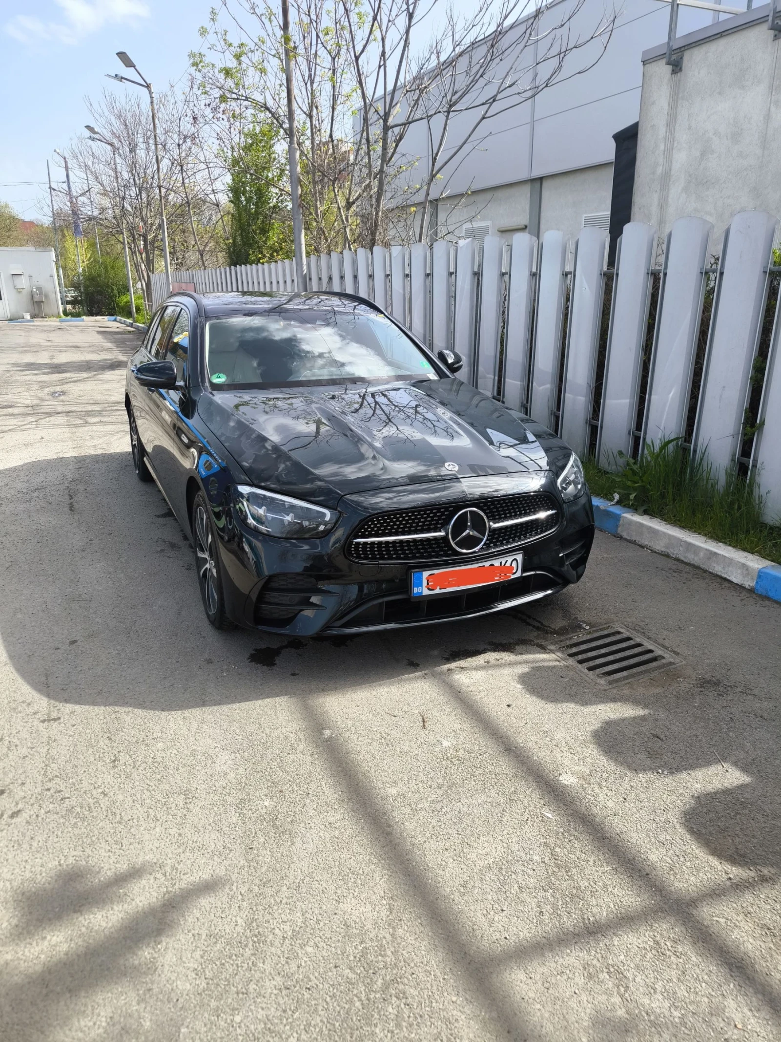 Mercedes-Benz E 300 4 Matic - изображение 2