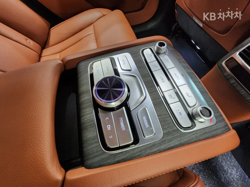 Kia K9 3.8 GDI AWD Platinum    . | Mobile.bg   16